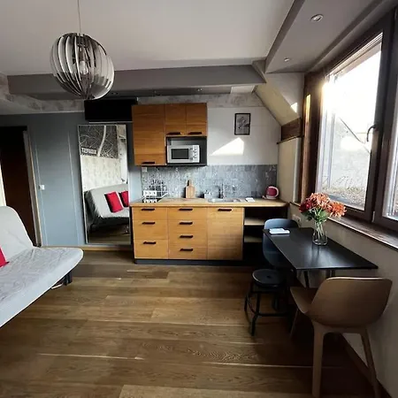 Elegant Rooftop Studio With Shared Terrace And Jacuzzi Apartmán