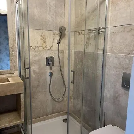 Apartmán Elegant Rooftop Studio With Shared Terrace And Jacuzzi
