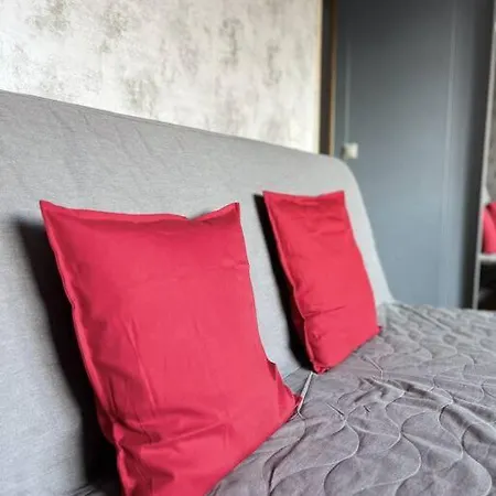 Elegant Rooftop Studio With Shared Terrace And Jacuzzi Apartmán *