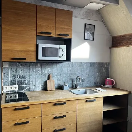 Elegant Rooftop Studio With Shared Terrace And Jacuzzi Apartmán